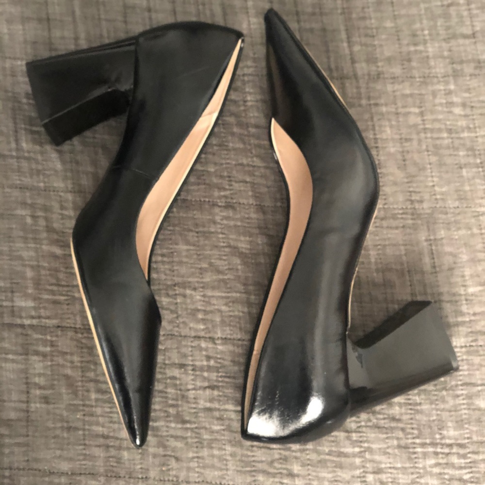 Comfortable block heels. Black pumps